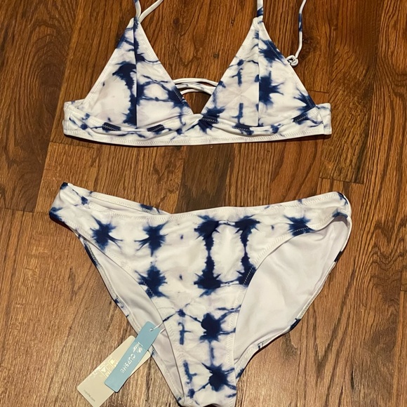 Cupshe Tie Die Bikini Set - Picture 2 of 7